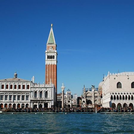 Canal Tron Venezia Esterno foto