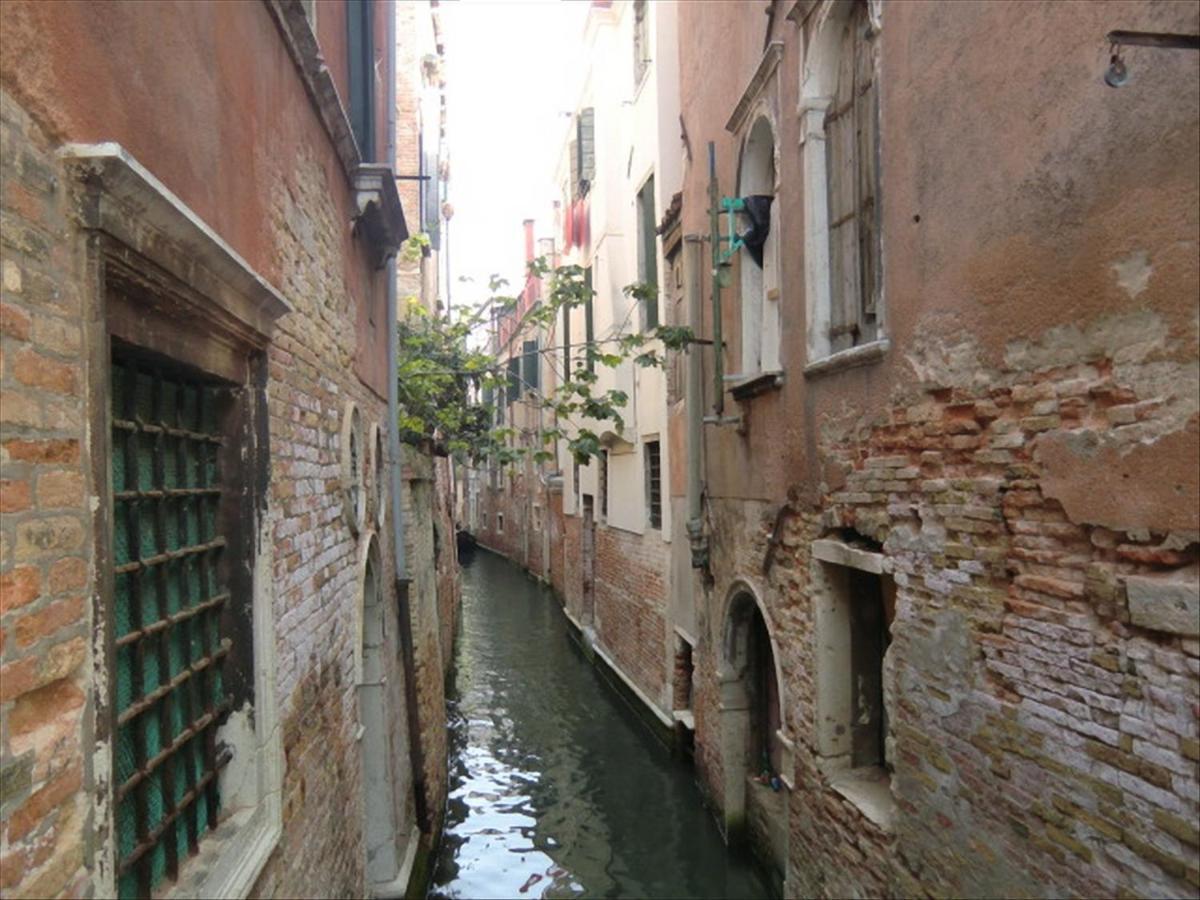 Canal Tron Venezia Esterno foto